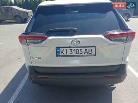 Тойота РАВ 4 2020 в Киеве на Automoto.ua Белый Тойота РАВ 4, объемом двигателя 1.99 л и пробегом 85 тыс. км за 28500 $, фото 1 на Automoto.ua