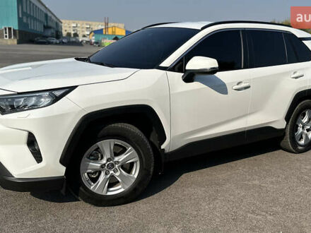 Тойота РАВ 4 2020 в Тульчине на Automoto.ua Белый Тойота РАВ 4, объемом двигателя 1.99 л и пробегом 104 тыс. км за 27500 $, фото 1 на Automoto.ua