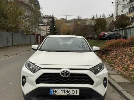 Белый Тойота РАВ 4, объемом двигателя 1.99 л и пробегом 144 тыс. км за 25000 $, фото 1 на Automoto.ua