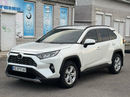 Тойота РАВ 4 2020 в Днепре (Днепропетровске) на Automoto.ua Белый Тойота РАВ 4, объемом двигателя 1.99 л и пробегом 66 тыс. км за 29900 $, фото 1 на Automoto.ua