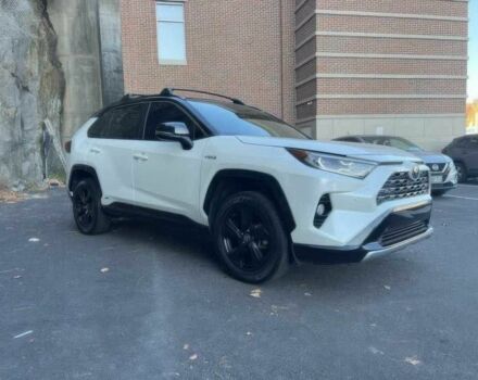 Тойота РАВ 4 2020 в Ровно на Automoto.ua Белый Тойота РАВ 4, объемом двигателя 2.5 л и пробегом 45 тыс. км за 10200 $, фото 1 на Automoto.ua