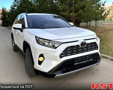 Белый Тойота РАВ 4, объемом двигателя 2 л и пробегом 155 тыс. км за 25550 $, фото 1 на Automoto.ua