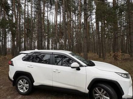 Белый Тойота РАВ 4, объемом двигателя 2 л и пробегом 47 тыс. км за 25000 $, фото 1 на Automoto.ua