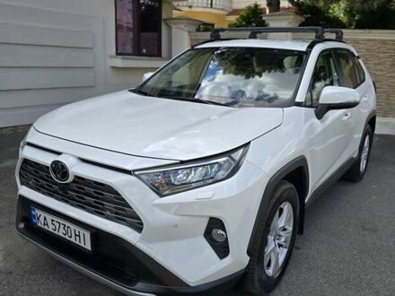 Тойота РАВ 4 2020 в Киеве на Automoto.ua Белый Тойота РАВ 4, объемом двигателя 1.99 л и пробегом 74 тыс. км за 26900 $, фото 1 на Automoto.ua