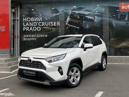 Тойота РАВ 4 2020 у Одесі на Automoto.ua Білий Тойота РАВ 4, об'ємом двигуна 1.99 л та пробігом 178 тис. км за 23613 $, фото 1 на Automoto.ua