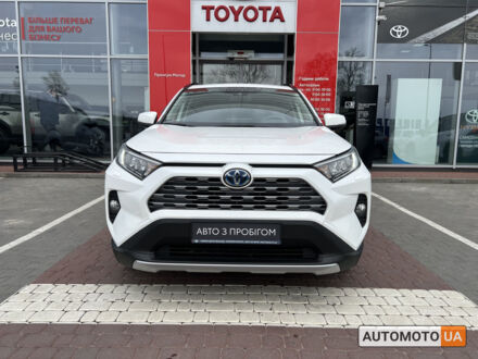 Тойота РАВ 4 2020 у Вінниці на Automoto.ua Білий Тойота РАВ 4, об'ємом двигуна 2.5 л та пробігом 56 тис. км за 31847 $, фото 1 на Automoto.ua