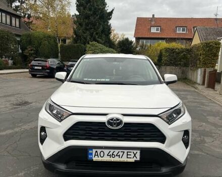 Тойота РАВ 4 2020 в Ужгороде на Automoto.ua Белый Тойота РАВ 4, объемом двигателя 1.99 л и пробегом 70 тыс. км за 24000 $, фото 1 на Automoto.ua