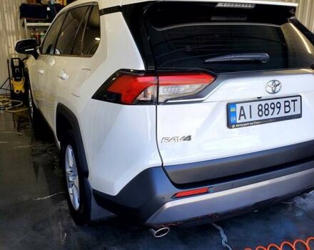 Білий Тойота РАВ 4, об'ємом двигуна 2 л та пробігом 110 тис. км за 27500 $, фото 1 на Automoto.ua