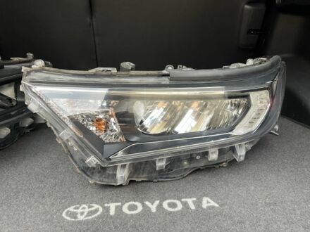 Білий Тойота РАВ 4, об'ємом двигуна 0 л та пробігом 100 тис. км за 816 $, фото 1 на Automoto.ua