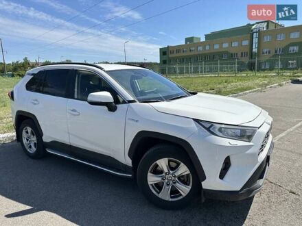 Тойота РАВ 4 2021 в Киеве на Automoto.ua Белый Тойота РАВ 4, объемом двигателя 2.49 л и пробегом 111 тыс. км за 31500 $, фото 1 на Automoto.ua