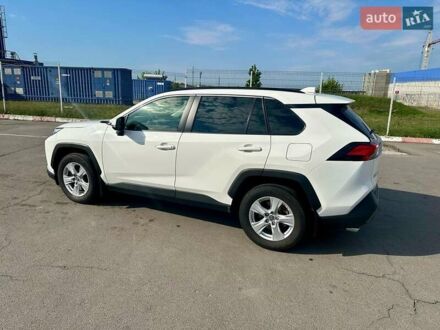Тойота РАВ 4 2021 в Виннице на Automoto.ua Белый Тойота РАВ 4, объемом двигателя 1.99 л и пробегом 81 тыс. км за 29300 $, фото 1 на Automoto.ua
