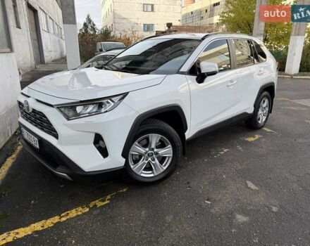 Тойота РАВ 4 2021 в Полтаве на Automoto.ua Белый Тойота РАВ 4, объемом двигателя 1.99 л и пробегом 32 тыс. км за 30900 $, фото 1 на Automoto.ua