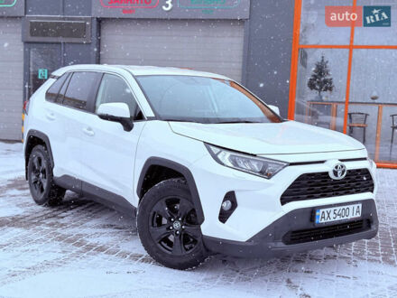 Белый Тойота РАВ 4, объемом двигателя 2 л и пробегом 95 тыс. км за 24700 $, фото 1 на Automoto.ua