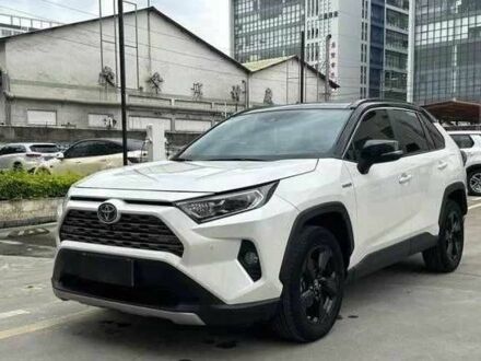 Тойота РАВ 4 2021 у Києві на Automoto.ua Білий Тойота РАВ 4, об'ємом двигуна 2.5 л та пробігом 40 тис. км за 17000 $, фото 1 на Automoto.ua