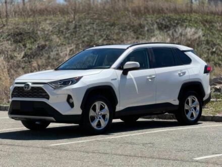Тойота РАВ 4 2021 у Ужгороді на Automoto.ua Білий Тойота РАВ 4, об'ємом двигуна 2.5 л та пробігом 29 тис. км за 25000 $, фото 1 на Automoto.ua