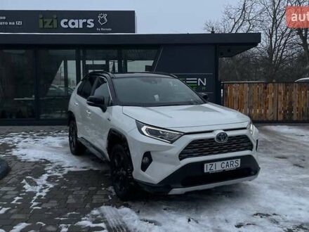 Тойота РАВ 4 2021 в Львове на Automoto.ua Белый Тойота РАВ 4, объемом двигателя 2.49 л и пробегом 44 тыс. км за 34900 $, фото 1 на Automoto.ua