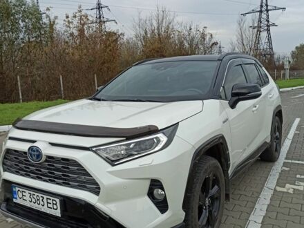 Тойота РАВ 4 2021 у Чернівцях на Automoto.ua Білий Тойота РАВ 4, об'ємом двигуна 2.5 л та пробігом 50 тис. км за 38000 $, фото 1 на Automoto.ua