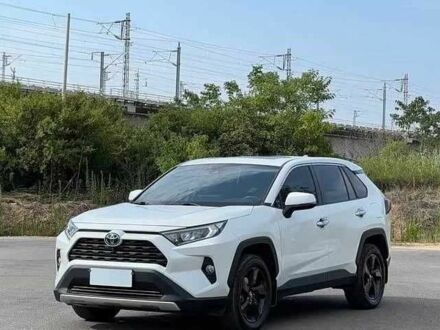 Белый Тойота РАВ 4, объемом двигателя 2.5 л и пробегом 80 тыс. км за 17600 $, фото 1 на Automoto.ua