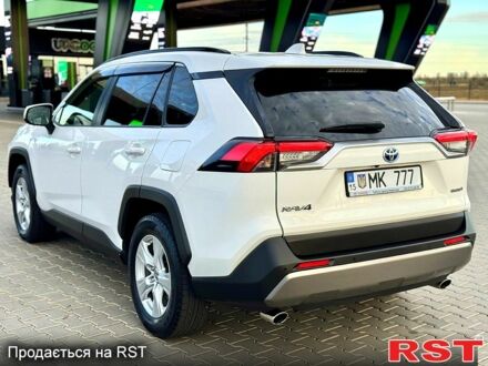Белый Тойота РАВ 4, объемом двигателя 2.5 л и пробегом 85 тыс. км за 31999 $, фото 1 на Automoto.ua
