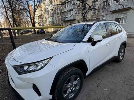 Белый Тойота РАВ 4, объемом двигателя 1.99 л и пробегом 100 тыс. км за 30500 $, фото 1 на Automoto.ua