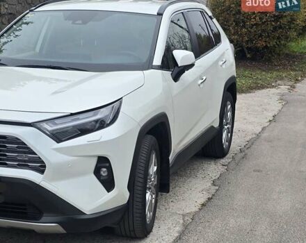 Белый Тойота РАВ 4, объемом двигателя 2 л и пробегом 80 тыс. км за 31000 $, фото 1 на Automoto.ua