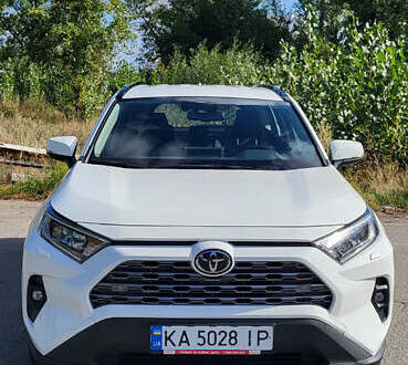 Тойота РАВ 4 2022 в Днепре (Днепропетровске) на Automoto.ua Белый Тойота РАВ 4, объемом двигателя 2 л и пробегом 149 тыс. км за 26500 $, фото 1 на Automoto.ua