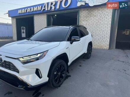 Белый Тойота РАВ 4, объемом двигателя 0 л и пробегом 14 тыс. км за 31700 $, фото 1 на Automoto.ua