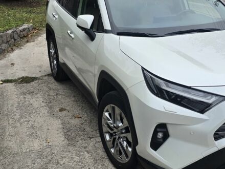 Белый Тойота РАВ 4, объемом двигателя 2 л и пробегом 80 тыс. км за 31000 $, фото 1 на Automoto.ua