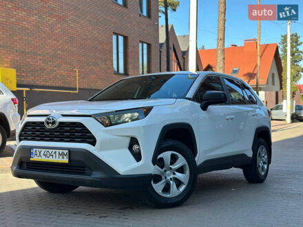 Тойота РАВ 4 2022 в Киеве на Automoto.ua Белый Тойота РАВ 4, объемом двигателя 2.49 л и пробегом 99 тыс. км за 29300 $, фото 1 на Automoto.ua