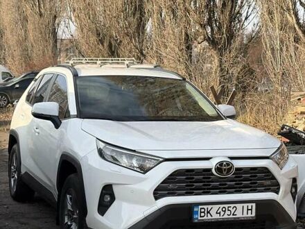 Белый Тойота РАВ 4, объемом двигателя 1.99 л и пробегом 110 тыс. км за 26500 $, фото 1 на Automoto.ua