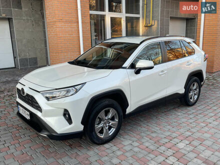 Белый Тойота РАВ 4, объемом двигателя 2 л и пробегом 48 тыс. км за 31800 $, фото 1 на Automoto.ua
