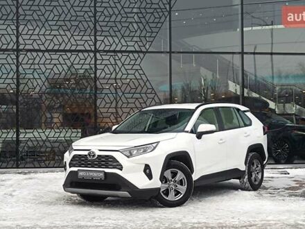 Белый Тойота РАВ 4, объемом двигателя 1.99 л и пробегом 136 тыс. км за 27149 $, фото 1 на Automoto.ua