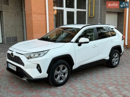 Белый Тойота РАВ 4, объемом двигателя 2 л и пробегом 52 тыс. км за 28900 $, фото 1 на Automoto.ua