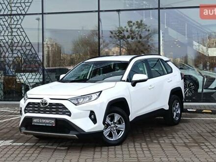 Тойота РАВ 4 2023 в Киеве на Automoto.ua Белый Тойота РАВ 4, объемом двигателя 1.99 л и пробегом 14 тыс. км за 34582 $, фото 1 на Automoto.ua