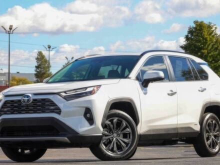 Тойота РАВ 4 2023 у Києві на Automoto.ua Білий Тойота РАВ 4, об'ємом двигуна 2.5 л та пробігом 23 тис. км за 15400 $, фото 1 на Automoto.ua