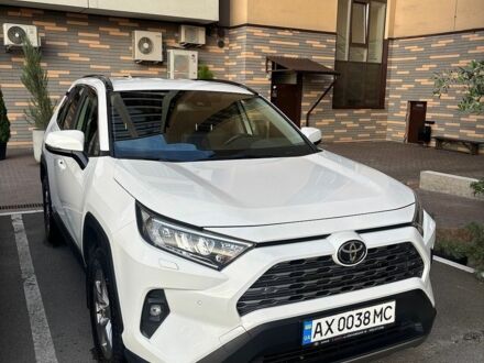 Білий Тойота РАВ 4, об'ємом двигуна 1.99 л та пробігом 52 тис. км за 32000 $, фото 1 на Automoto.ua