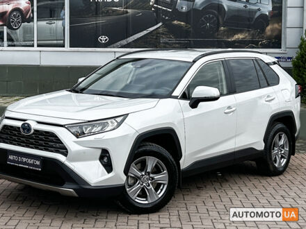 Тойота РАВ 4 2023 у Чернівцях на Automoto.ua Білий Тойота РАВ 4, об'ємом двигуна 2.5 л та пробігом 12 тис. км за 1650000 $, фото 1 на Automoto.ua