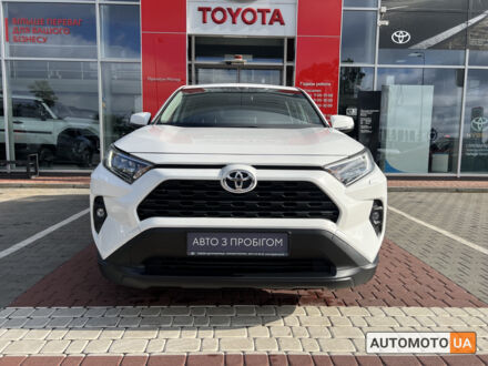 Білий Тойота РАВ 4, об'ємом двигуна 2 л та пробігом 5 тис. км за 32273 $, фото 1 на Automoto.ua