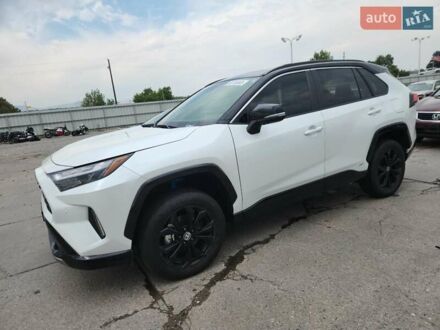 Тойота РАВ 4 2023 у Києві на Automoto.ua Білий Тойота РАВ 4, об'ємом двигуна 2.5 л та пробігом 20 тис. км за 24997 $, фото 1 на Automoto.ua