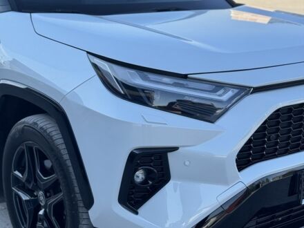 Тойота РАВ 4 2024 в Запорожье на Automoto.ua Белый Тойота РАВ 4, объемом двигателя 2.5 л и пробегом 22 тыс. км за 47800 $, фото 1 на Automoto.ua