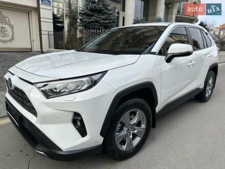 Тойота РАВ 4 2024 у Києві на Automoto.ua Білий Тойота РАВ 4, об'ємом двигуна 2.5 л та пробігом 1 тис. км за 38200 $, фото 1 на Automoto.ua