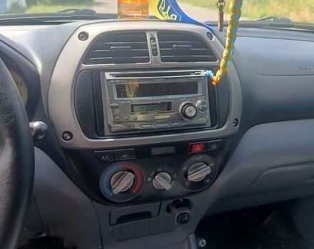 Бежевый Тойота РАВ 4, объемом двигателя 2 л и пробегом 200 тыс. км за 7800 $, фото 8 на Automoto.ua