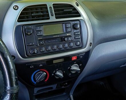 Бежевый Тойота РАВ 4, объемом двигателя 2 л и пробегом 260 тыс. км за 5500 $, фото 3 на Automoto.ua