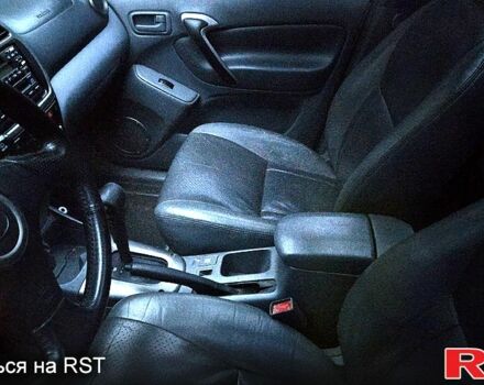 Бежевый Тойота РАВ 4, объемом двигателя 2 л и пробегом 245 тыс. км за 8000 $, фото 6 на Automoto.ua