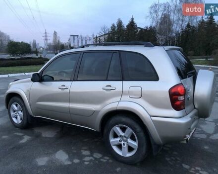 Бежевый Тойота РАВ 4, объемом двигателя 2 л и пробегом 320 тыс. км за 8500 $, фото 2 на Automoto.ua
