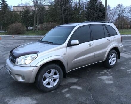 Бежевий Тойота РАВ 4, об'ємом двигуна 2 л та пробігом 330 тис. км за 8500 $, фото 1 на Automoto.ua