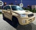 Бежевый Тойота РАВ 4, объемом двигателя 2 л и пробегом 250 тыс. км за 3000 $, фото 1 на Automoto.ua