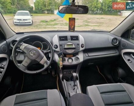 Бежевий Тойота РАВ 4, об'ємом двигуна 2 л та пробігом 193 тис. км за 9999 $, фото 14 на Automoto.ua