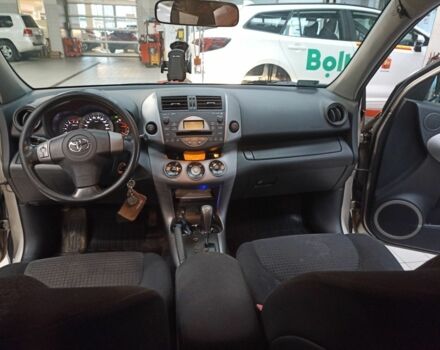 Бежевый Тойота РАВ 4, объемом двигателя 0.2 л и пробегом 250 тыс. км за 2950 $, фото 5 на Automoto.ua