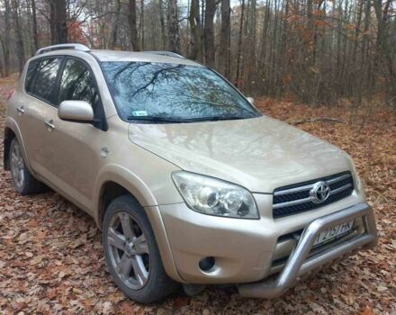 Бежевый Тойота РАВ 4, объемом двигателя 2.2 л и пробегом 270 тыс. км за 9000 $, фото 1 на Automoto.ua